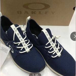 OAKLEY DRY OS Sneakers (FOF100542) NAVY new in box size 10